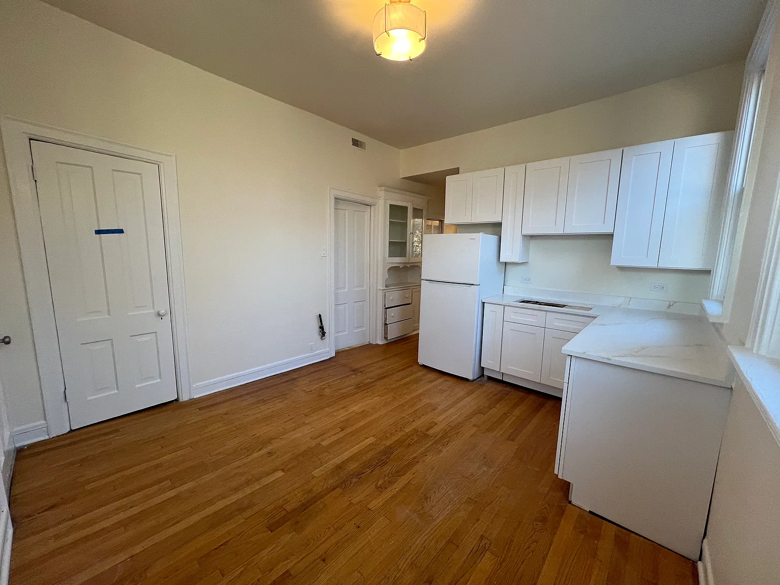 2 bed, 1200 sqft, $3,999 — Photo 4