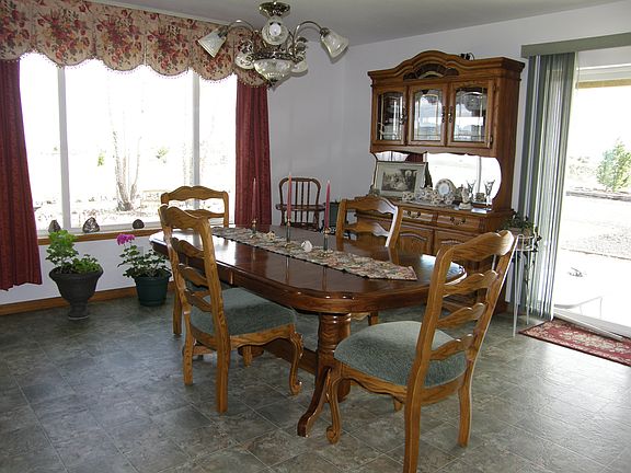 Dining room  15'x16'