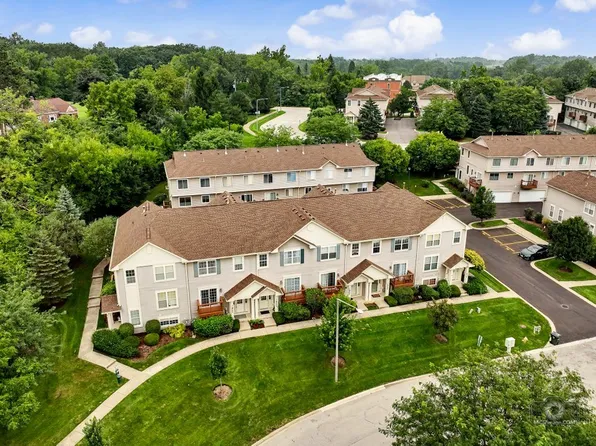 11S490 Rachael Ct, Willowbrook, IL 60527