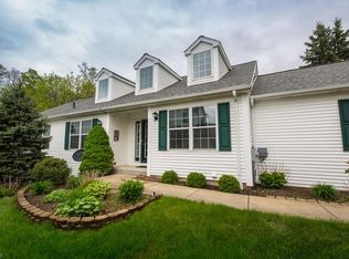 836 Holly Oak Ln, Aurora, OH 44202
