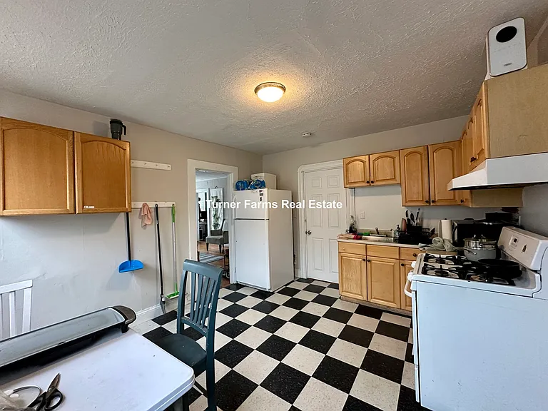 32 Gordon St #3 — Photo 5