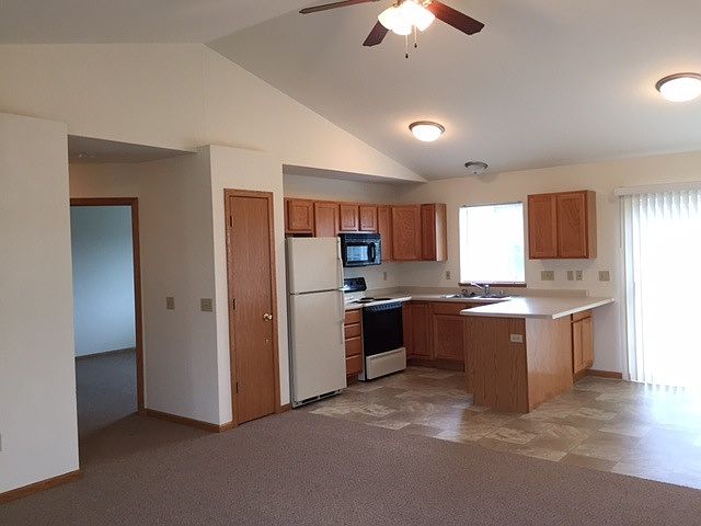 2nd image of 2705 Autumn Ln
