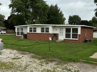 105 E Glendale St #1, Manito, IL 61546