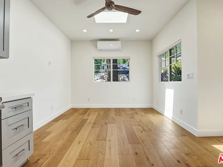 2912 Frances Ave — Photo 10