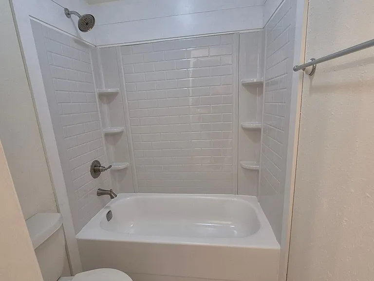 7884 Bay Meadows Dr — Photo 4