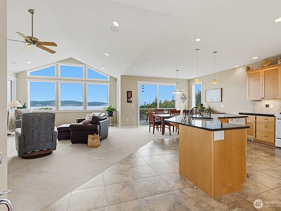 5th image of 784 Gladstone Drive