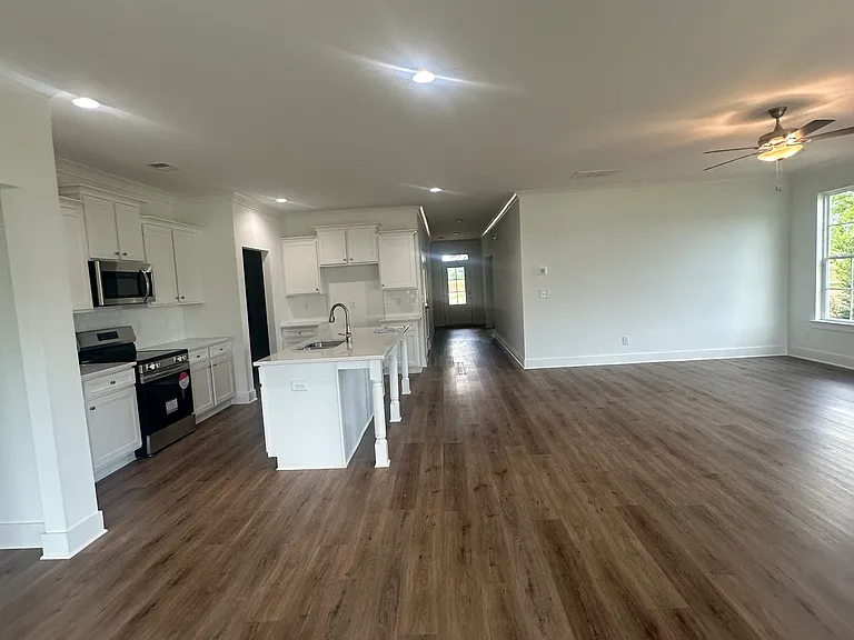 1551 Lake Dr — Photo 10