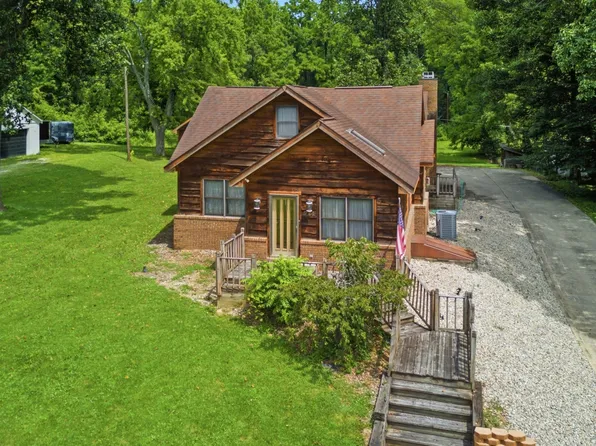 924 W 3rd St, Connersville, IN 47331