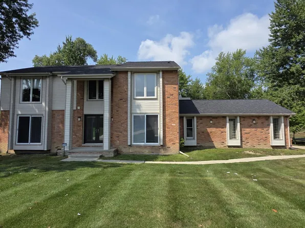 5310 Hauser Way, West Bloomfield, MI 48323