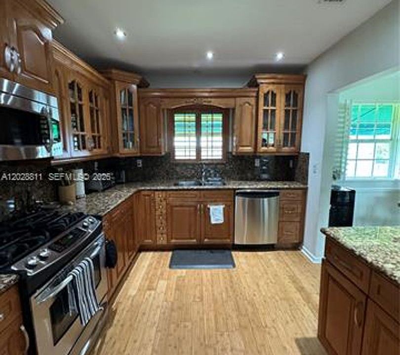 1st image of 1030 NE 107th St #0
