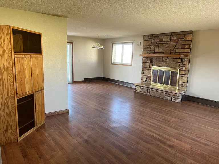 1229 Thiel Rd — Photo 10