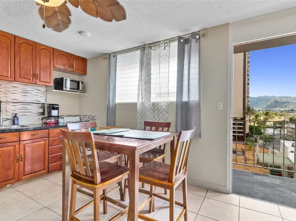 236 Liliuokalani Ave APT 702, Honolulu, HI 96815
