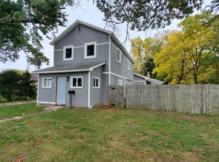 913 N Monroe St SE, Lowell, MI 49331