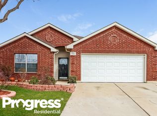 758 Chalk Knoll Rd, Fort Worth, TX 76108