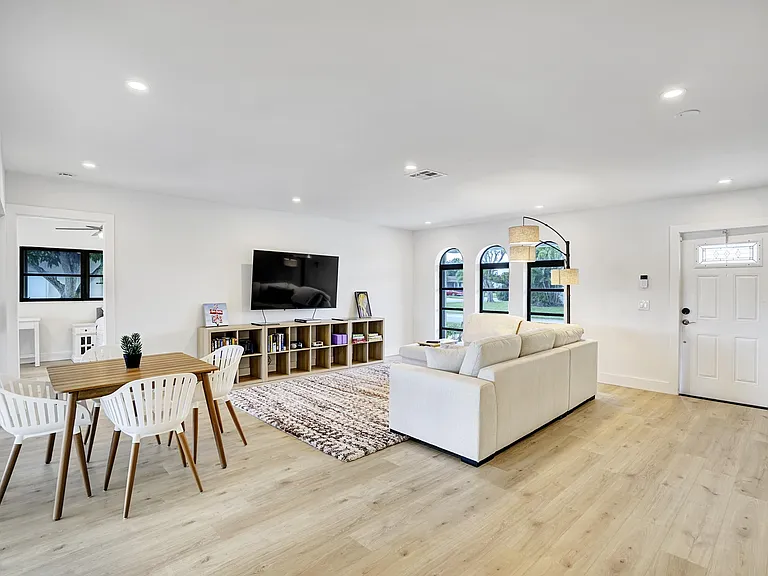 14608 Country Side Ln — Photo 4