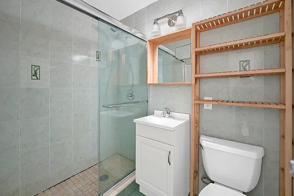 Sold by TwoRealEstate LLC | media 7