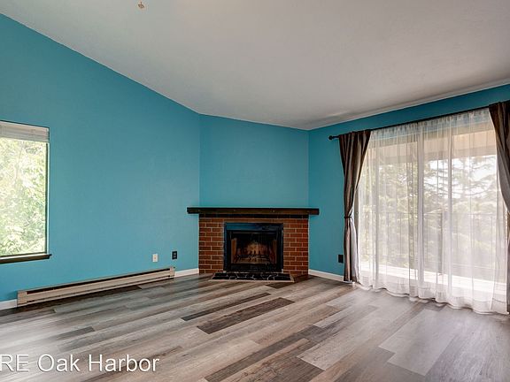 3rd image of 91 SE 11th Ave APT 305