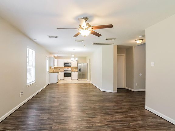 5th image of 1910 Emerald Pathway Dr