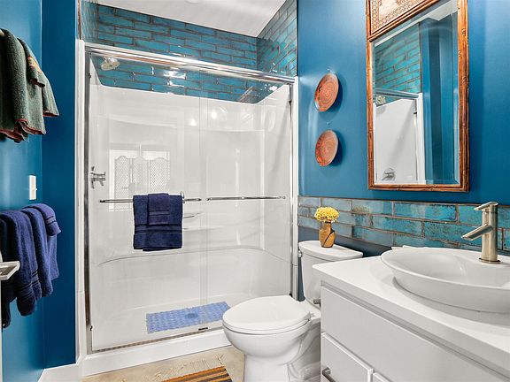5th image of 428 W Brackenridge St