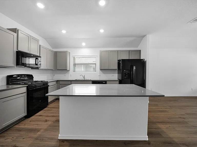 145 Crawford — Photo 6