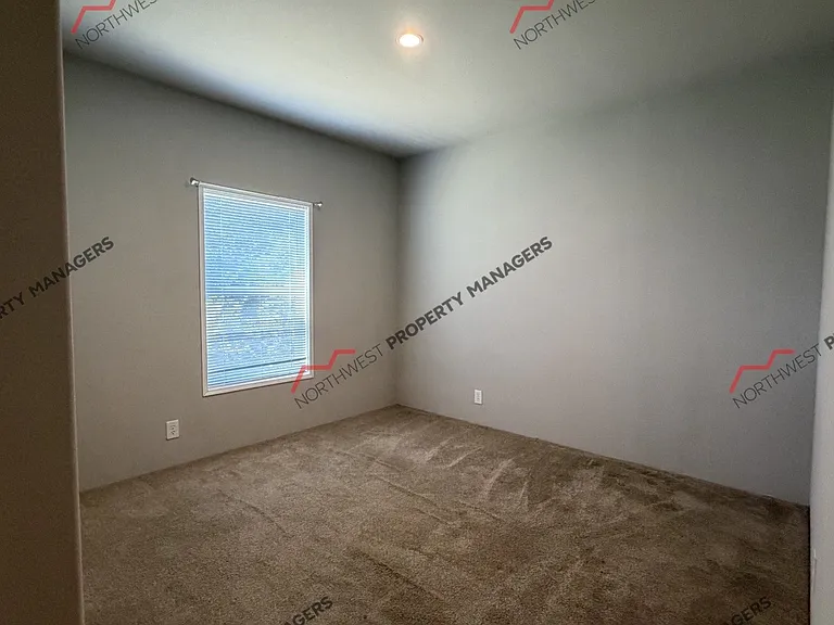 124 Valley View Dr — Photo 10