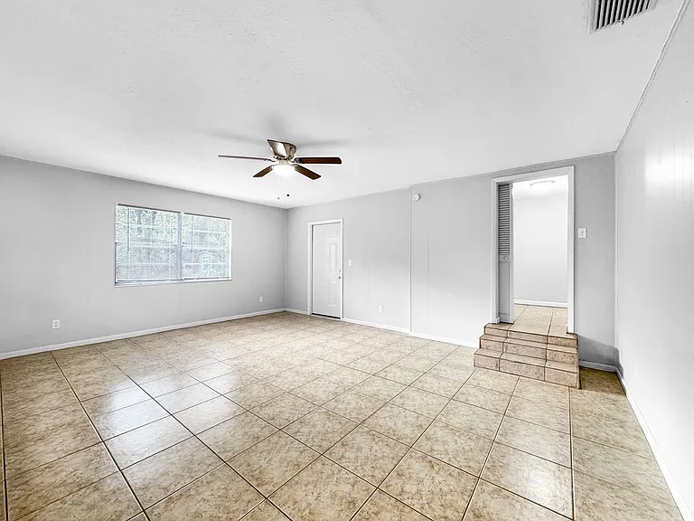 1510 S Miller Rd — Photo 6