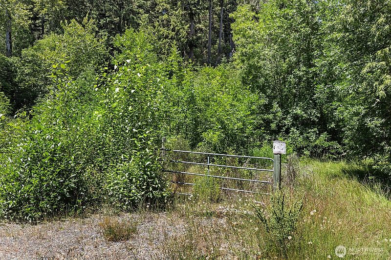 5th image of 22030 Peissner Road SE