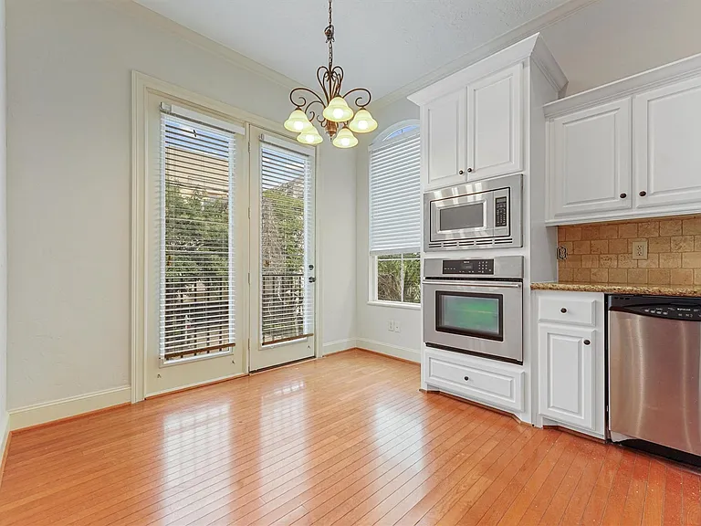 2418 Ralph St #A — Photo 16