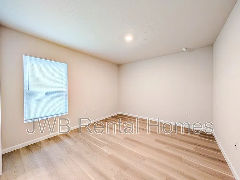 154 W 28th St — Photo 7