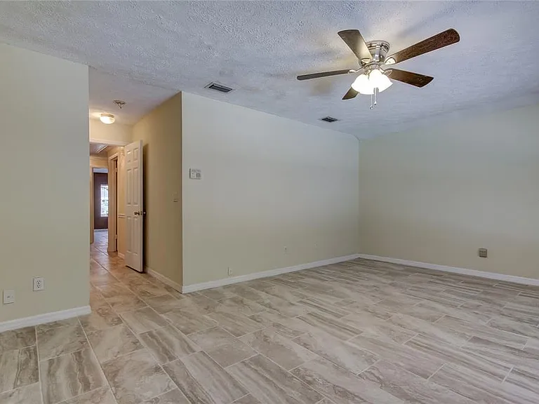 10406 Reclinata Ln — Photo 42