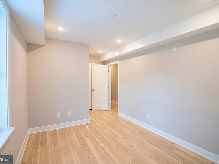 4926 Locust St #1 — Photo 7
