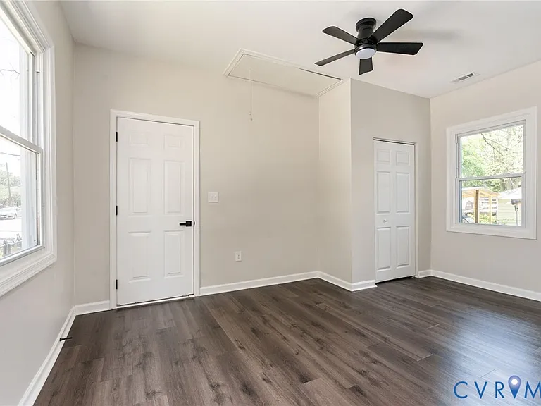 238 E 36th St — Photo 11