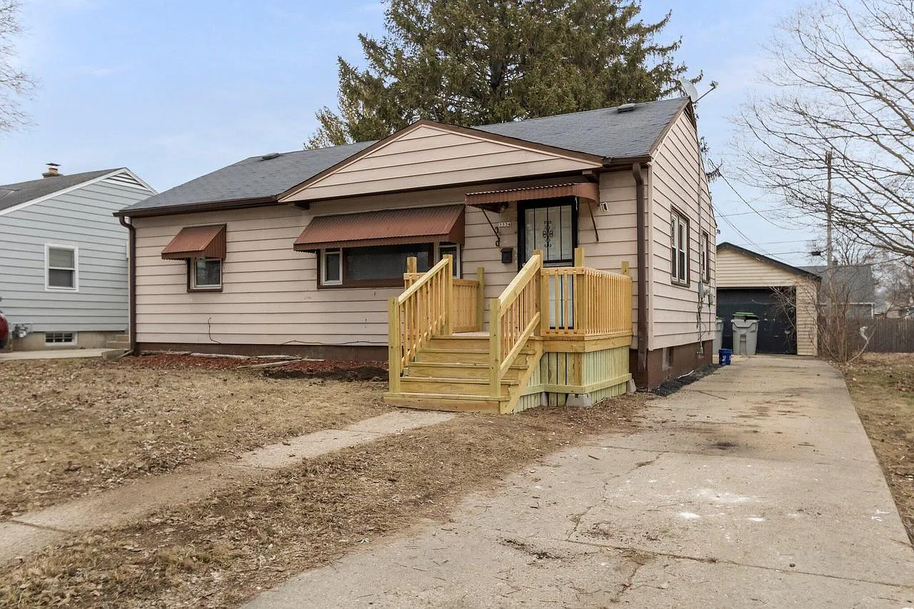 5334 North 50th STREET photo 1