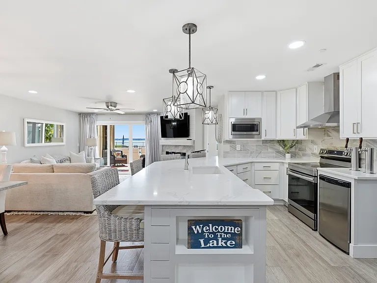 18591 Vineyard Point Ln — Photo 1