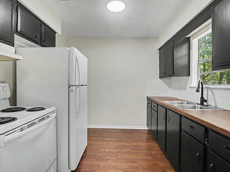 4136 Mimosa Dr — Photo 6