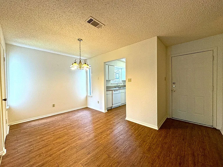 4321 Lake Shore Villa Dr — Photo 3