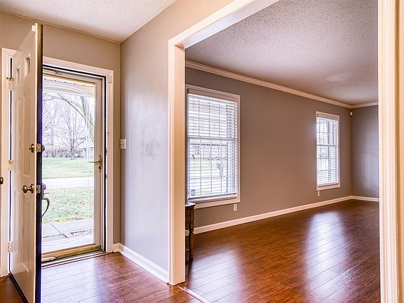 3rd image of 10533 Monticello Dr