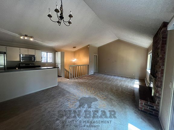 5th image of 811 Southwood Blvd Unit 19