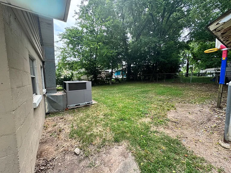 125 Plain St — Photo 12