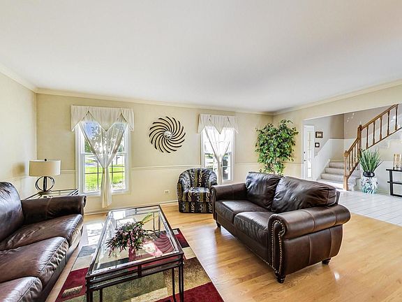 4th image of 1704 W Arbor Ct