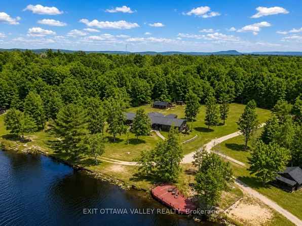 104 K/o Lodge Trl, Laurentian Hills, ON K0J 1P0