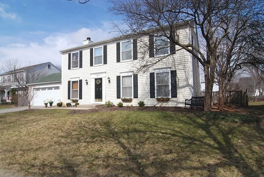 2257 Clover Ln photo 1