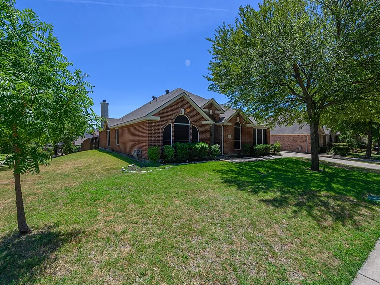 1296 Calistoga Dr — Photo 3