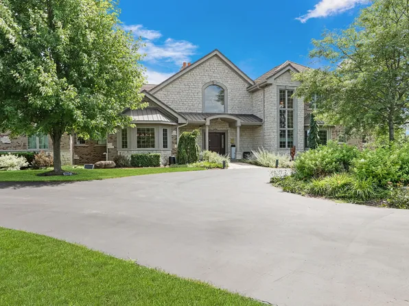 17451 W Bridle Trail Rd, Gurnee, IL 60031