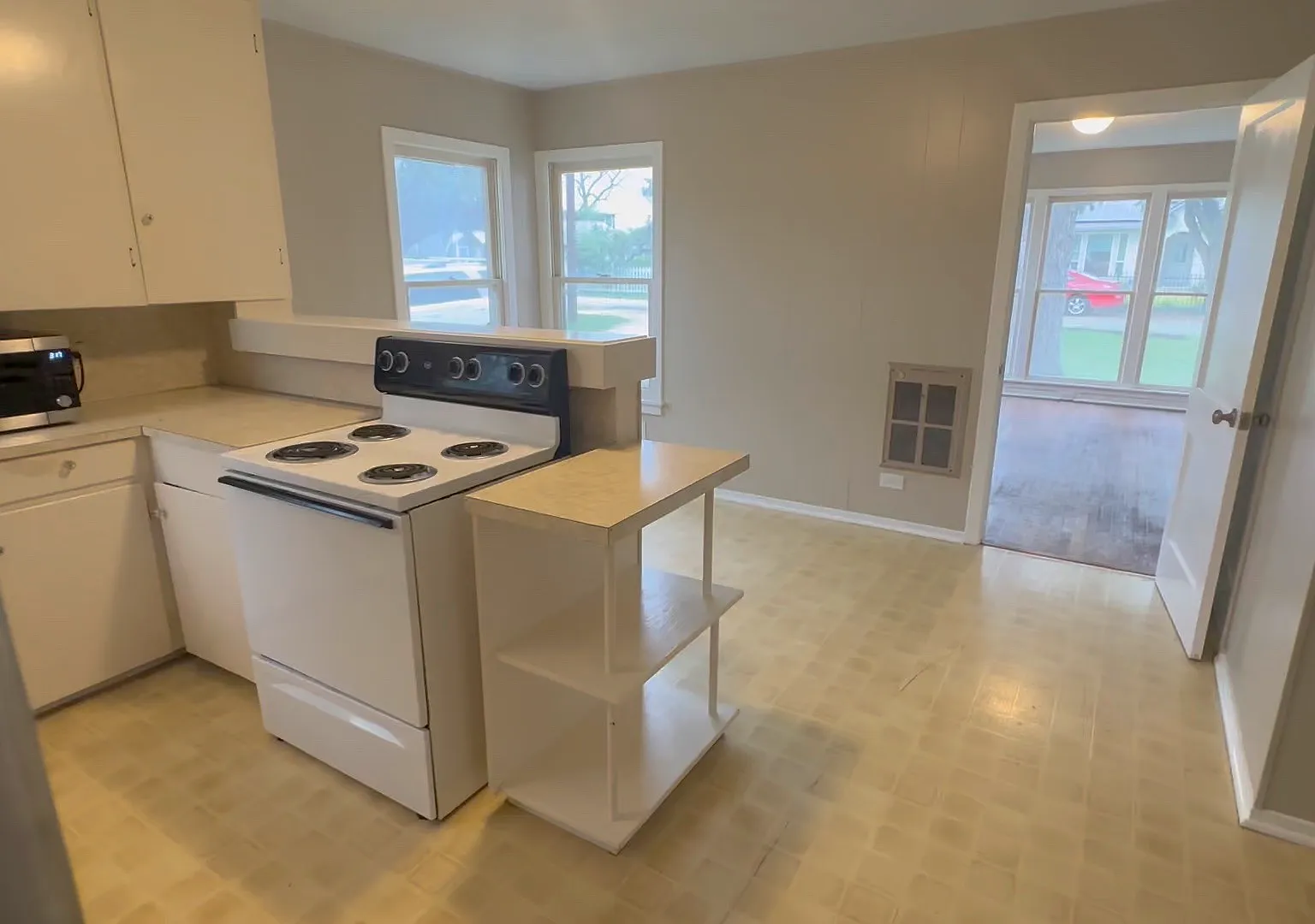 406 E Klein Rd — Photo 4