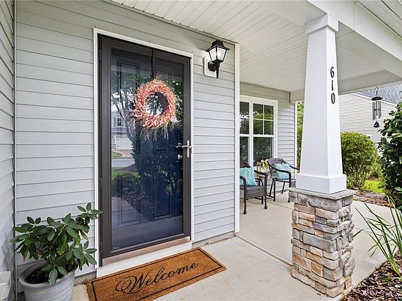 3rd image of 610 Collington Dr