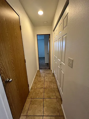 1620 W Lee St Photo 1