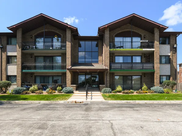 9051 S Roberts Rd APT 307, Hickory Hills, IL 60457