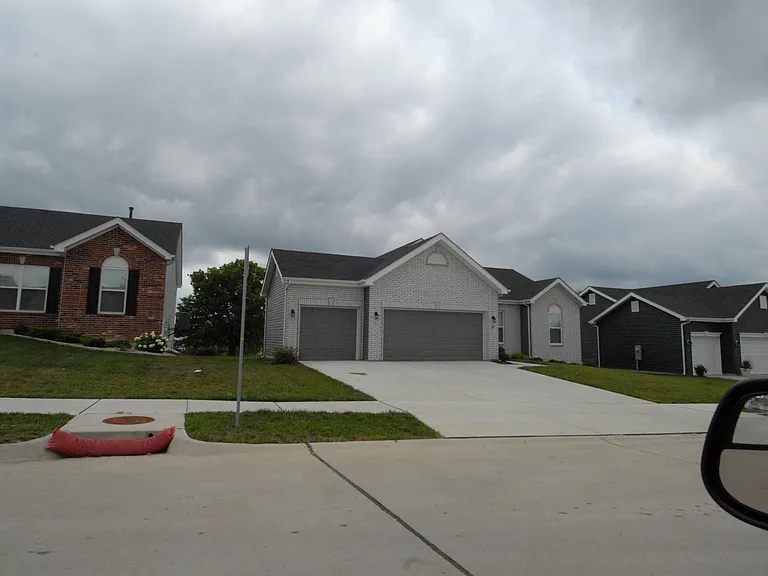 297 Osprey Ct — Photo 2