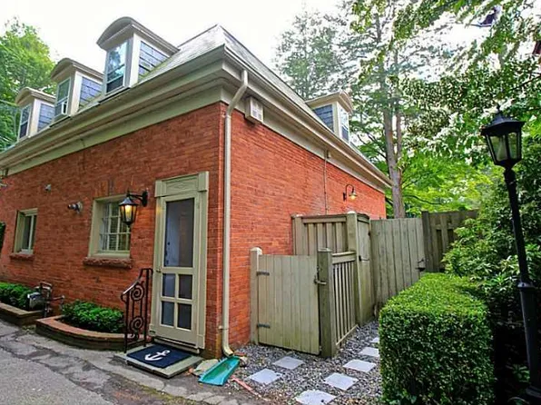 434 Bellevue Ave #Ch, Newport, RI 02840